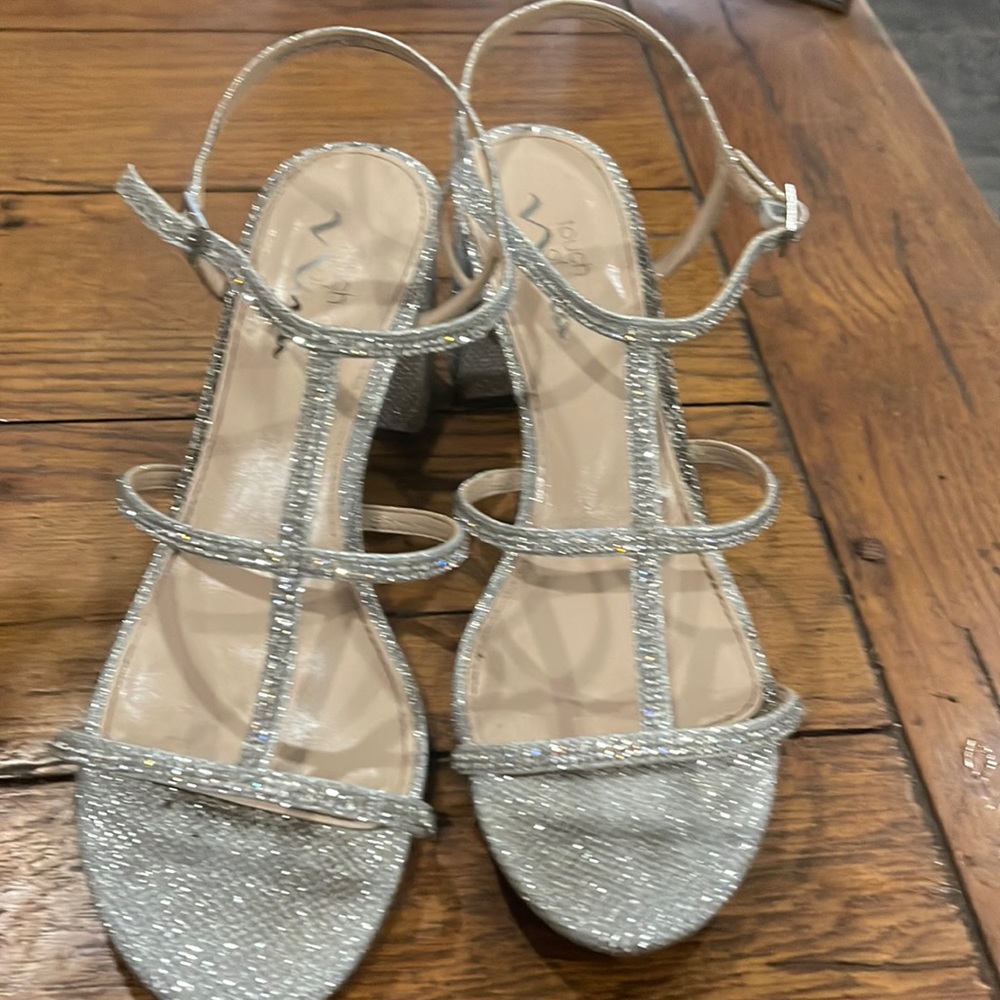 Women’s dress shoes (formal)